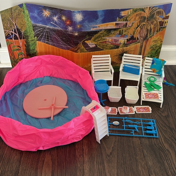 Rich and Famous Poolside Party playset for Barbie dolls - Picture 2 of 11